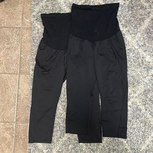 Motherhood Maternity Capri Leggings